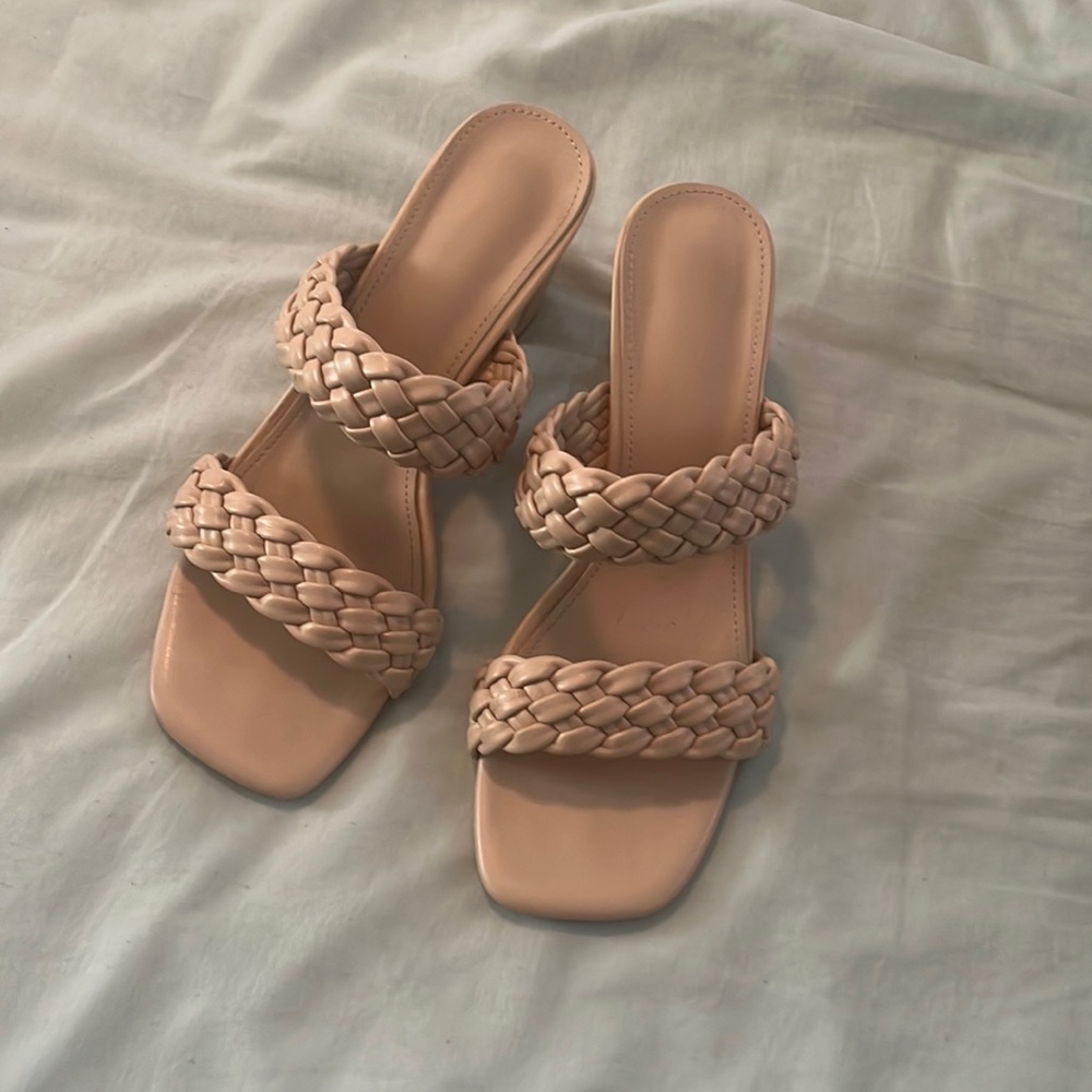 Size 10 womens braided heels